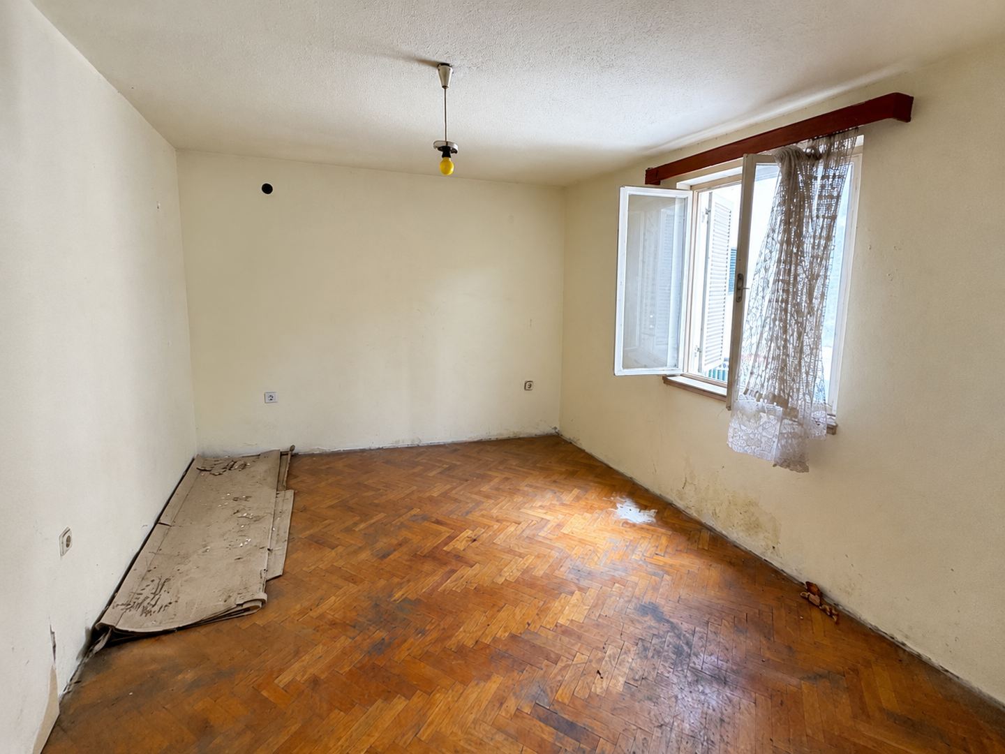 Soba 2 na drugom katu, 9,58 m², fotografija 1