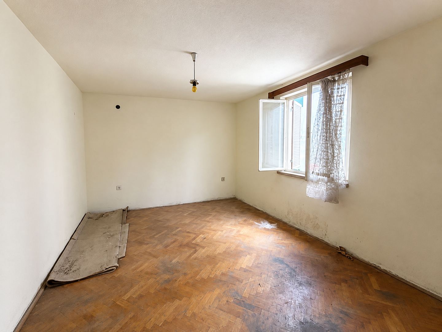 Soba 2 na drugom katu, 9,58 m², fotografija 4